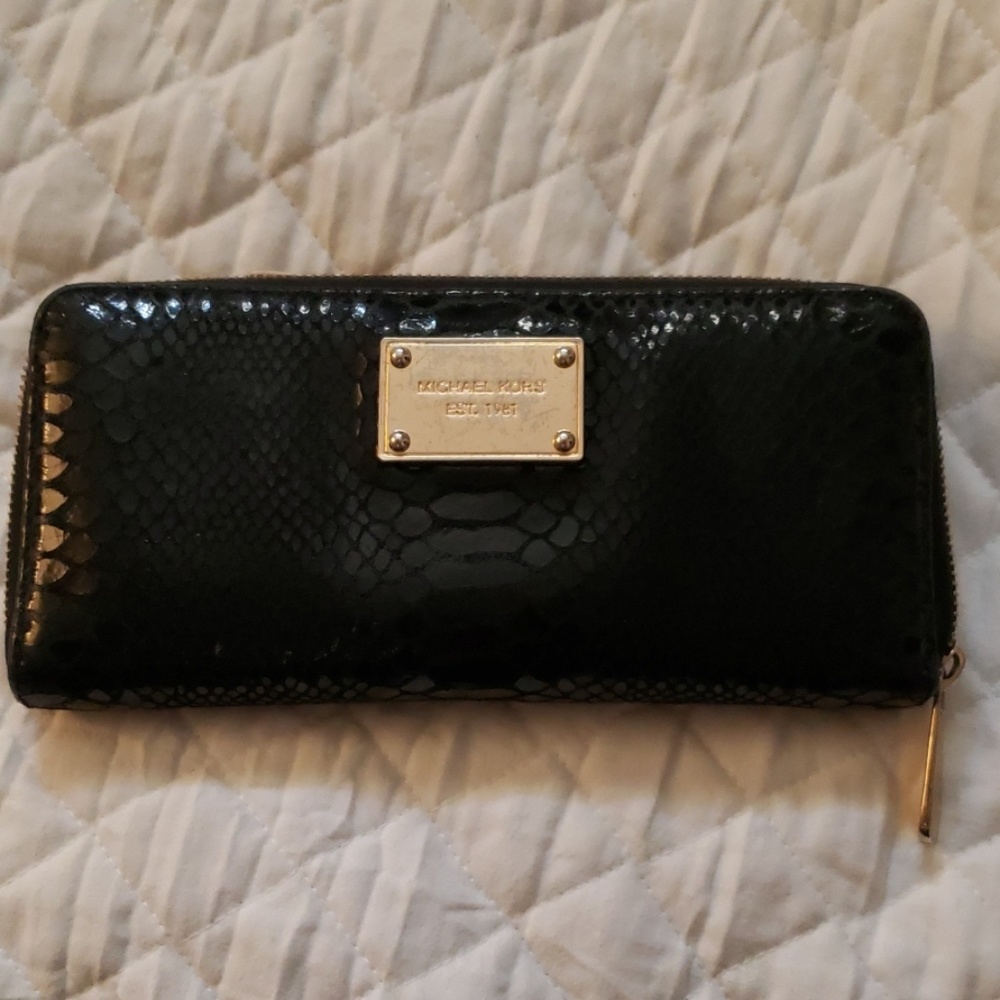 Michael Kors Black Snakeskin Wallet 🐍